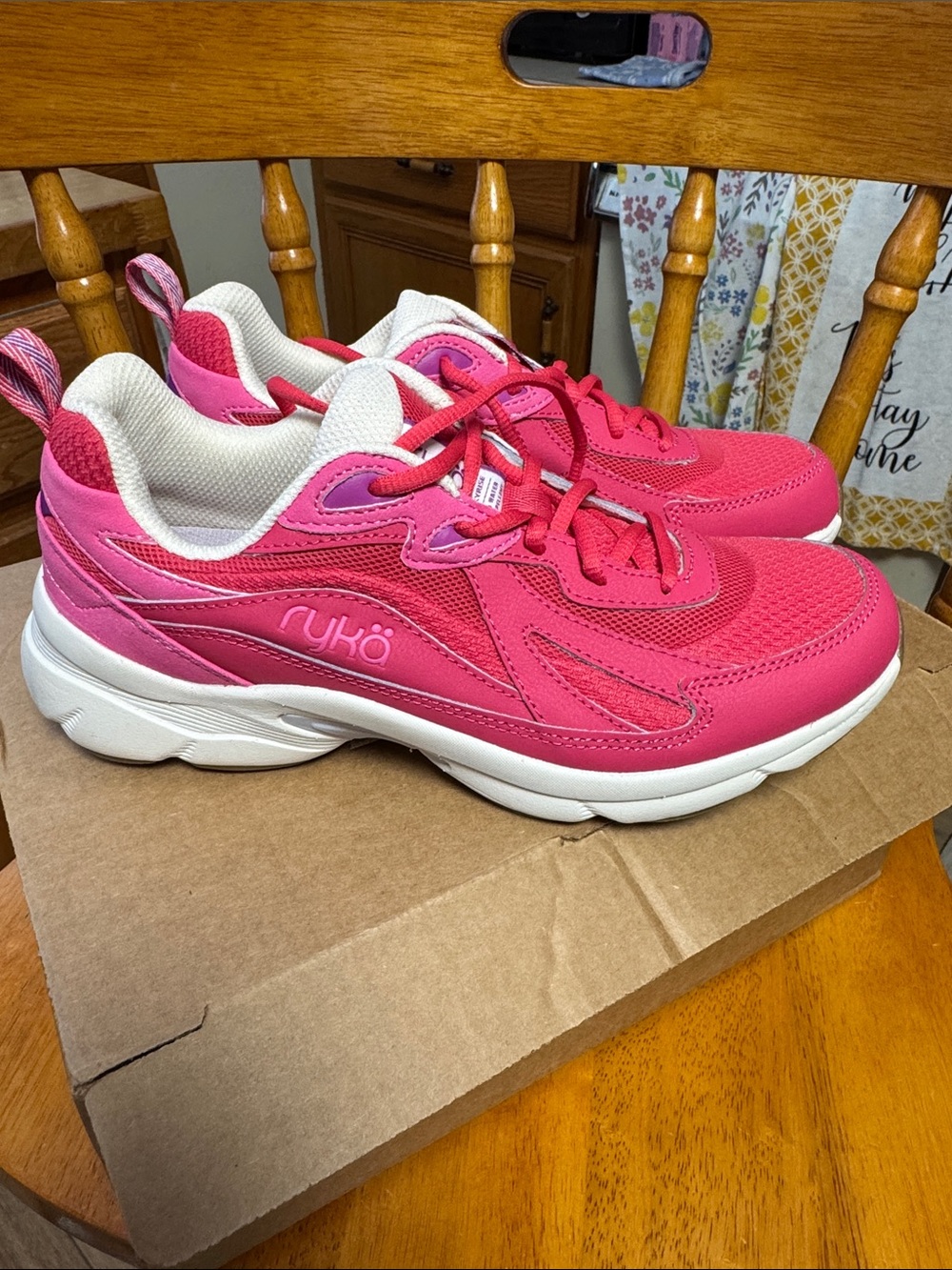 Ryka NWB 7.5M Hot Pink leather SKYRISE WATER REPELLENT Sneakers
